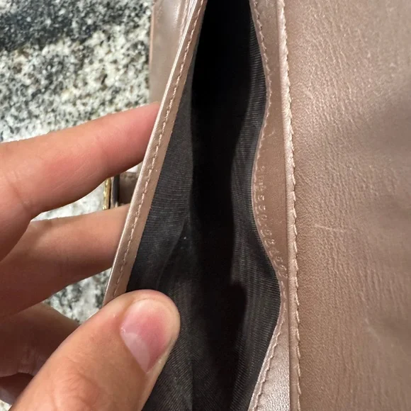 Gucci Tan Embossed Leather Wallet with Gold Heart Clasp with Free COA - Picture 6 of 10